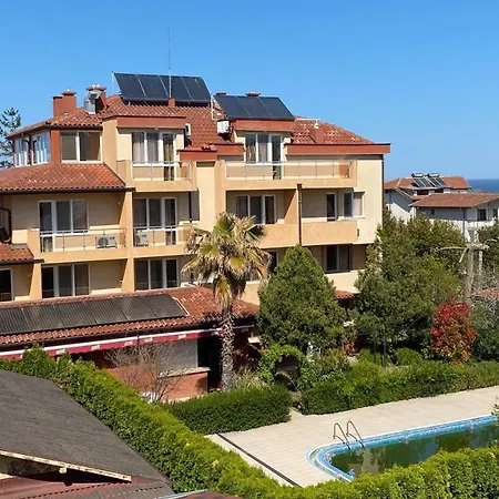 Apartment Seaven,